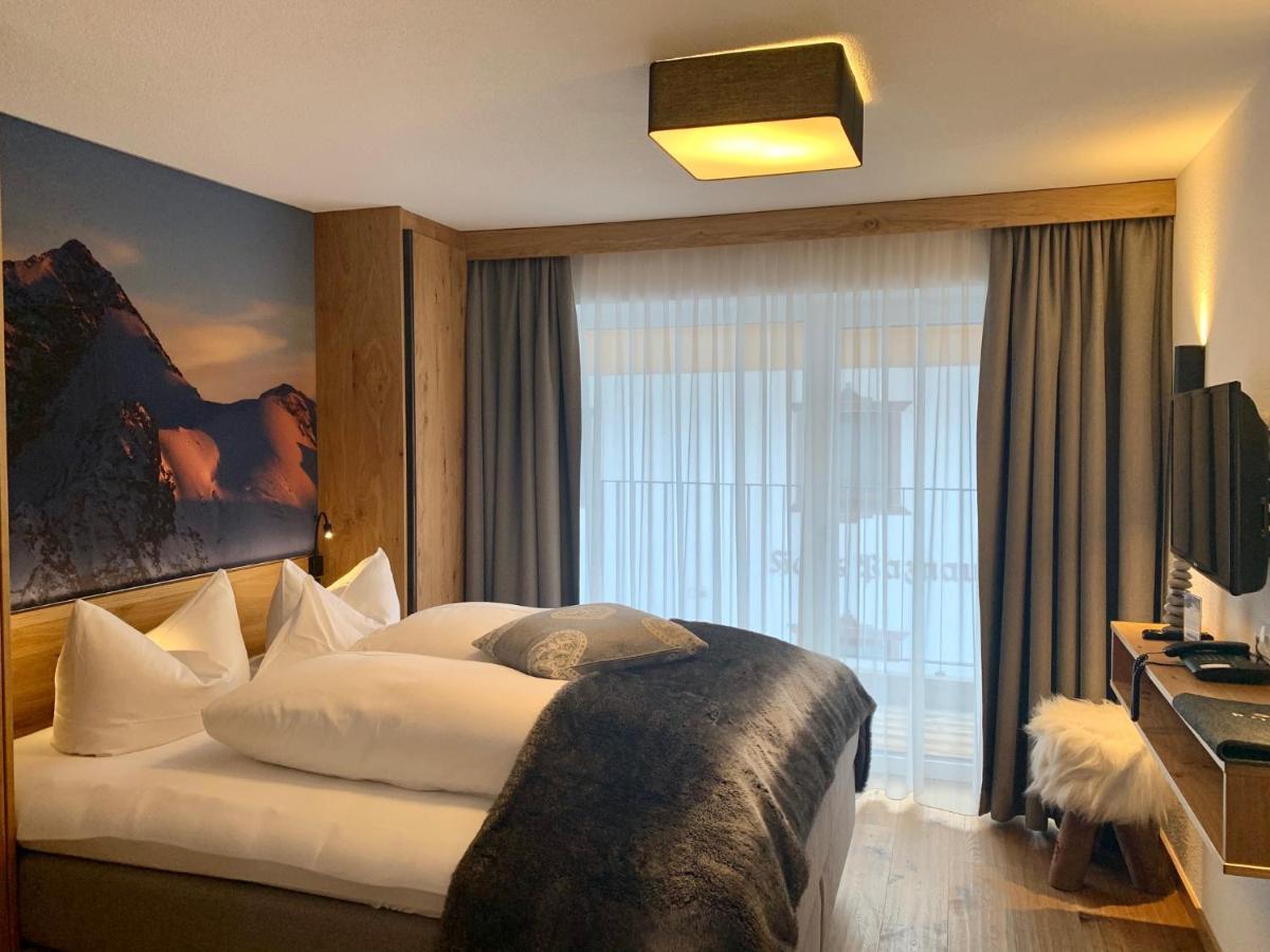 Post Hotel Paznaun See Bagian luar foto