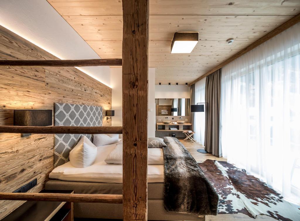 Post Hotel Paznaun See Bagian luar foto
